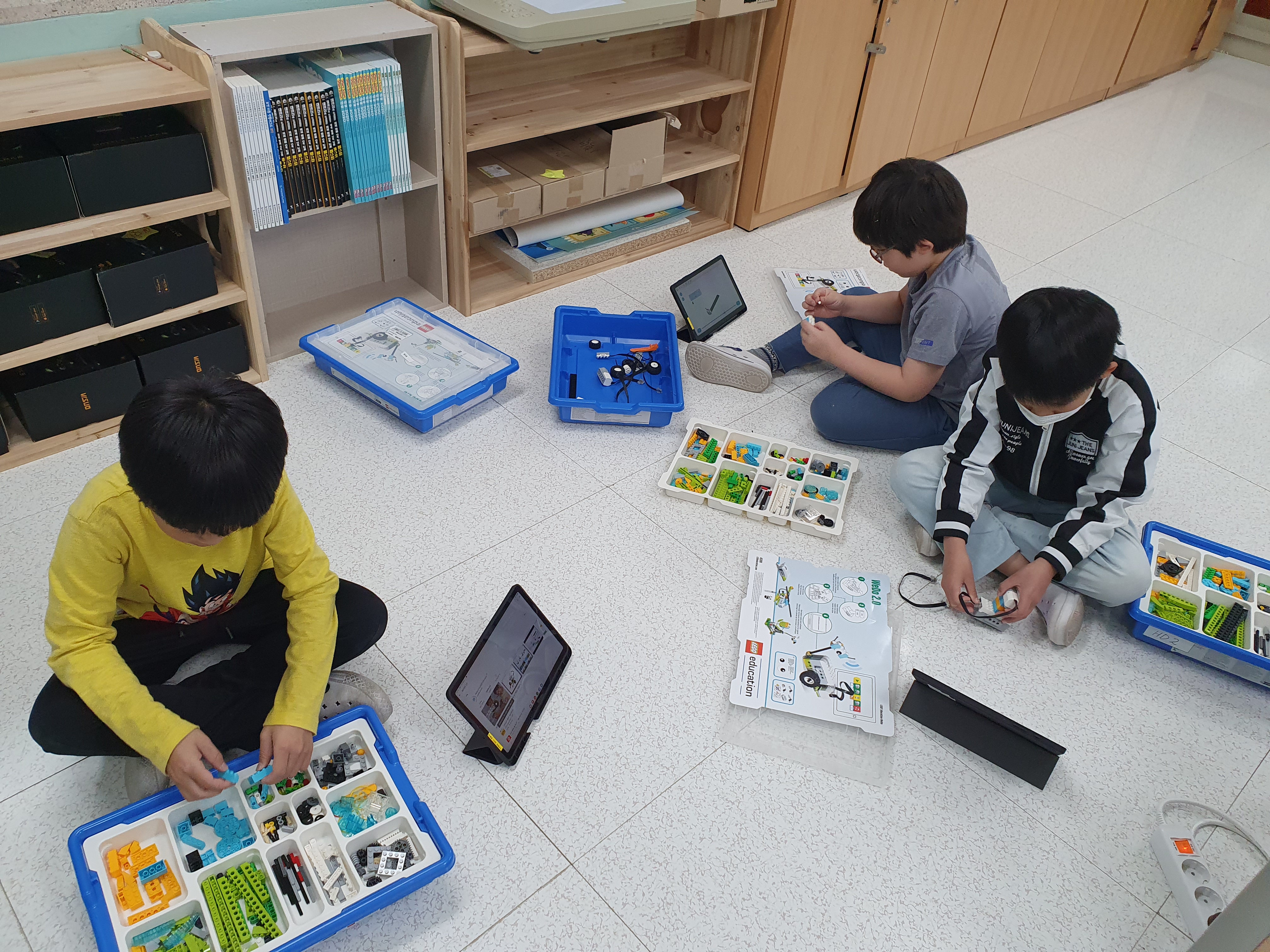 교육과정 중심 SW. AI 운영 학교 학생 동아리 활동 사진